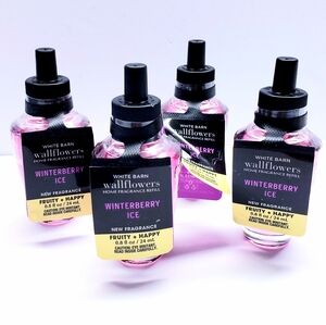 Bath & Body Works WINTERBERRY ICE Wallflowers Home Fragrance Refill (4 Pcs)